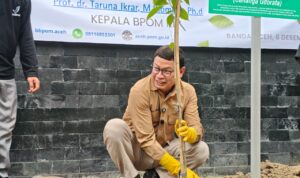 Prof. dr. Taruna Ikrar