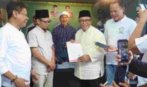 Pengda PORDI menyerahkan rekomendasi dukungan kepada calon ketua, Ilham Arief Sirajuddin (IAS) di Kantor Pordi Sulsel, Kompleks Pasar Segar, Jumat 12 Desember 2025.