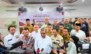 Ketua MPR RI, Mendagri, dan Kepala BPOM Serahkan Bantuan Ramadhan untuk Korban Bencana di Aceh