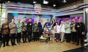 Taruna Ikrar Kepala BPOM RI Raih Anugerah Kepemimpinan Visioner Pengawasan Obat dan Makanan dari GP Farmasi Indonesia