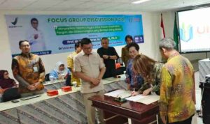 Kuliah Umum Penuh Inspirasi, Taruna Ikrar Ajak Mahasiswa UHW Berani Mengubah Dunia Lewat Ilmu Pengetahuan