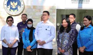 Kawal Program Prioritas Presiden Prabowo, Kepala BPOM Taruna Ikrar Pastikan Keamanan MBG di Mataram: “Bukan Pangan Kalau Tidak Aman”